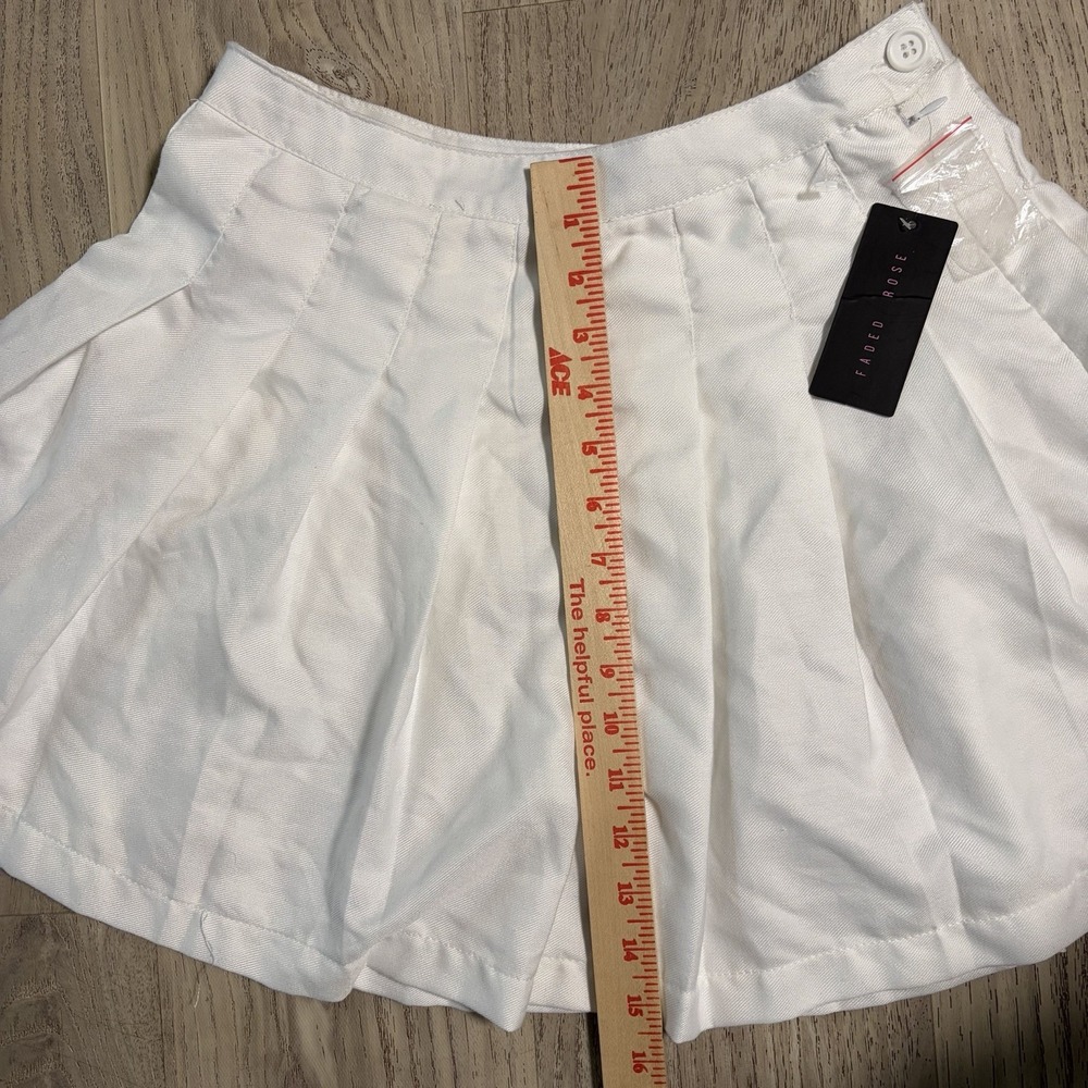 Faded Rose Skirt Women's Medium White Pleated Mid Rise Short Tennis‎ NWT - Picture 5 of 7